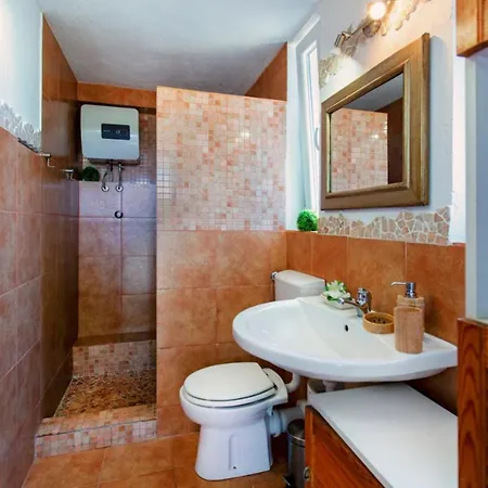 فيلة Teha -idylic Location & View In Park Forest *